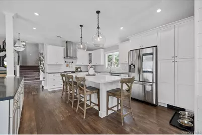308 Sunset Boulevard, Massapequa, NY 11758 - Photo 15