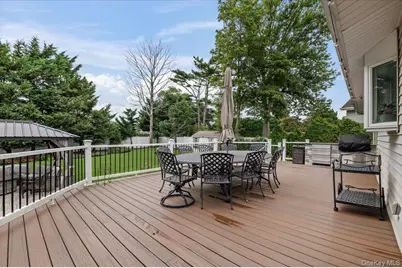 308 Sunset Boulevard, Massapequa, NY 11758 - Photo 5