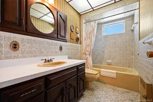 72-14 72nd Pl, Glendale, NY 11385 - Photo 17