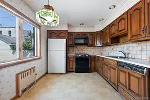 72-14 72nd Pl, Glendale, NY 11385 - Photo 11