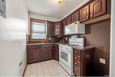 309 Parkville Avenue, Brooklyn, NY 11230 - Photo 9