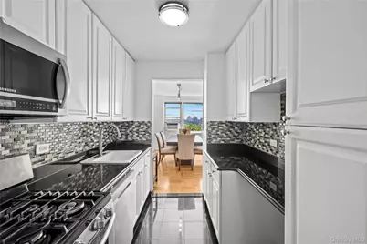 4555 Henry Hudson Parkway #A908, Bronx, NY 10471 - Photo 3