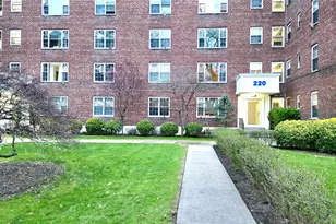 220 Pelham Rd, New Rochelle, NY 10805 - Photo 3