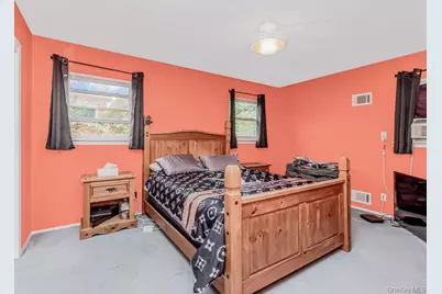 8 Gerri Lane, Yonkers, NY 10703 - Photo 11