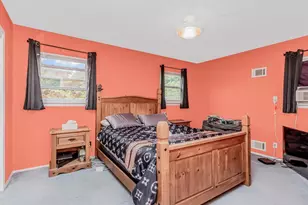 8 Gerri Ln, Yonkers, NY 10703 - Photo 11