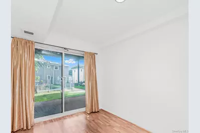 8 Gerri Lane, Yonkers, NY 10703 - Photo 17