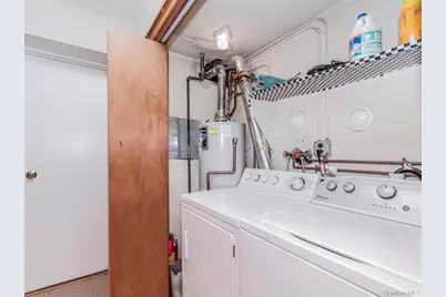 8 Gerri Lane, Yonkers, NY 10703 - Photo 19