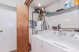 8 Gerri Ln, Yonkers, NY 10703 - Photo 19