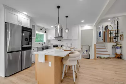 2001 Wellington Court, Westbury, NY 11590 - Photo 9