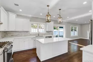 9 Hickory Rd, Bayville, NY 11709 - Photo 11