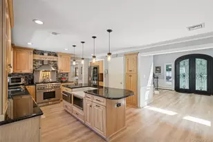 6 Hilltop Dr, Syosset, NY 11791 - Photo 15