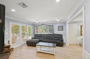 6 Hilltop Dr, Syosset, NY 11791 - Photo 11