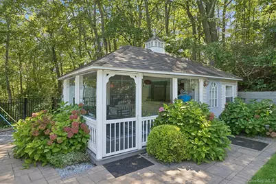 6 Hilltop Drive, Syosset, NY 11791 - Photo 45