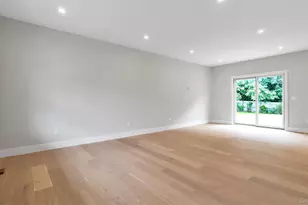 5 B Fanning Ave, Hampton Bays, NY 11946 - Photo 9