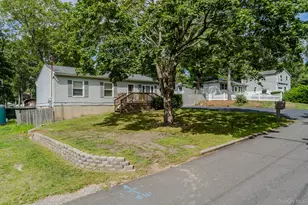 161 Shinnecock Ave, Mastic, NY 11950 - Photo 3