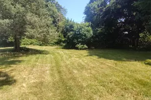 121 Woodland Dr, Mastic Beach, NY 11951 - Photo 11