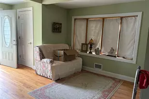 184 Mt Vernon Ave, Medford, NY 11763 - Photo 7