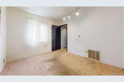 414 Pine Grove Lane, Hartsdale, NY 10530 - Photo 17