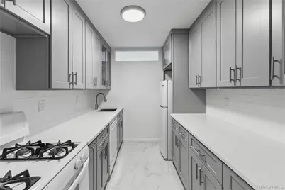 740 E Broadway #3E, Long Beach, NY 11561 - Photo 5