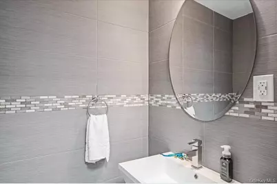 215-29 23rd Avenue #TH4, Bayside, NY 11360 - Photo 7