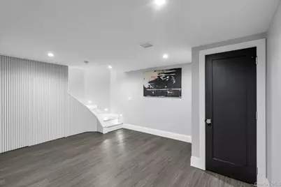 211 Hornbill Drive, Manhasset, NY 11030 - Photo 21