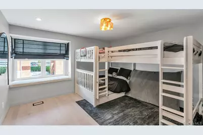 211 Hornbill Drive, Manhasset, NY 11030 - Photo 19