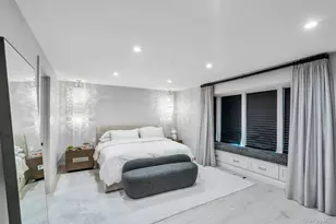 211 Hornbill Dr, Manhasset, NY 11030 - Photo 13