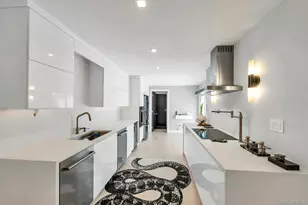 211 Hornbill Dr, Manhasset, NY 11030 - Photo 7