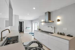 211 Hornbill Dr, Manhasset, NY 11030 - Photo 11