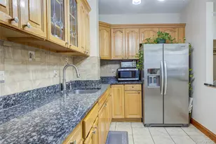 161-10 84th Rd, Jamaica, NY 11432 - Photo 17