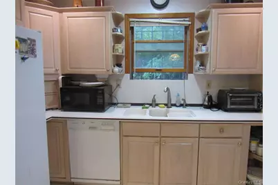 8302 116th Street, Richmond Hill, NY 11418 - Photo 3