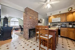 181 Springtime Ln N, Levittown, NY 11756 - Photo 3