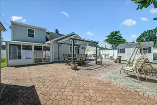 181 Springtime Ln N, Levittown, NY 11756 - Photo 21