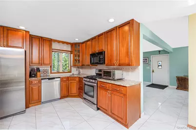 729 S 9th Street, Lindenhurst, NY 11757 - Photo 11