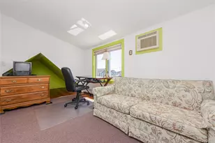 729 S 9th St, Lindenhurst, NY 11757 - Photo 17