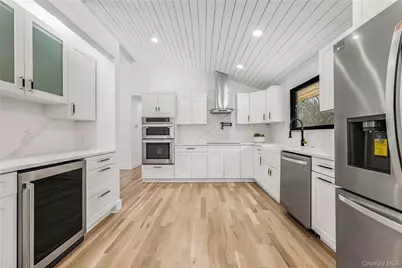 105 Old Riverhead Road, Hampton Bays, NY 11946 - Photo 27