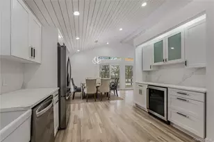 105 Old Riverhead Rd, Hampton Bays, NY 11946 - Photo 25