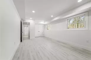 105 Old Riverhead Rd, Hampton Bays, NY 11946 - Photo 23