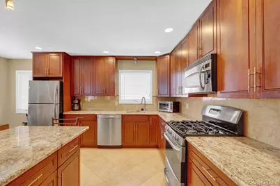 497 Nassau Avenue, Freeport, NY 11520 - Photo 5