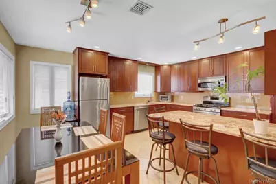 497 Nassau Avenue, Freeport, NY 11520 - Photo 3