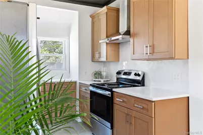 12 Surfview Walk, Seaview, NY 11770 - Photo 11