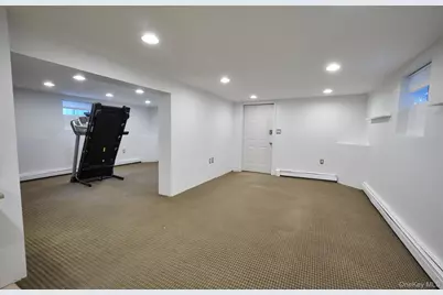 34 Vandewater Avenue, Floral Park, NY 11001 - Photo 23