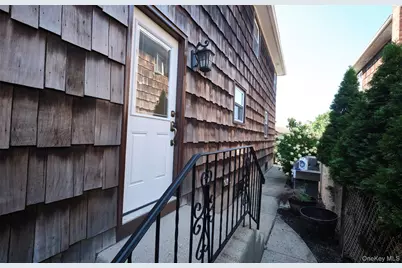 34 Vandewater Avenue, Floral Park, NY 11001 - Photo 29