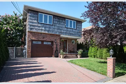 34 Vandewater Avenue, Floral Park, NY 11001 - Photo 3