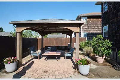 34 Vandewater Avenue, Floral Park, NY 11001 - Photo 27