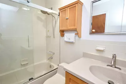 34 Vandewater Avenue, Floral Park, NY 11001 - Photo 13