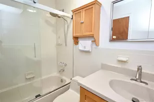 34 Vandewater Ave, Floral Park, NY 11001 - Photo 13