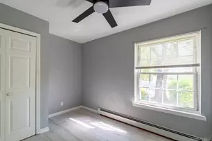 21 Mt Snow Ln, Coram, NY 11727 - Photo 13