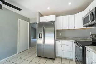 21 Mt Snow Ln, Coram, NY 11727 - Photo 15