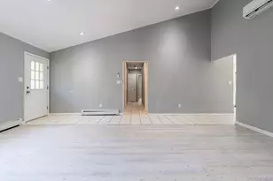 21 Mt Snow Ln, Coram, NY 11727 - Photo 19